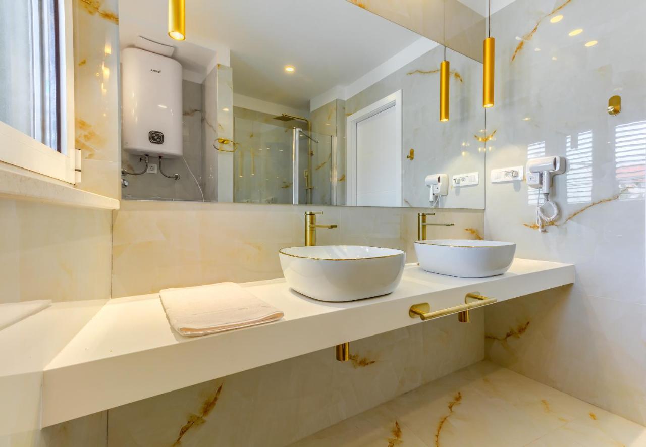 Irini Luxury Rooms Split Exteriör bild
